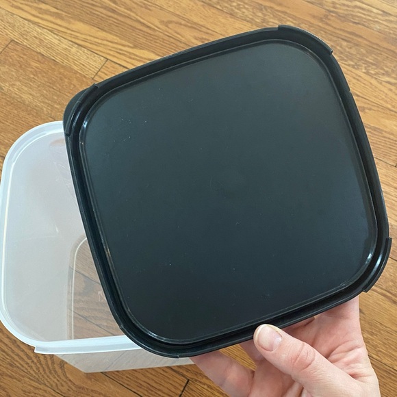 Tupperware 23 cup container - Picture 6 of 9